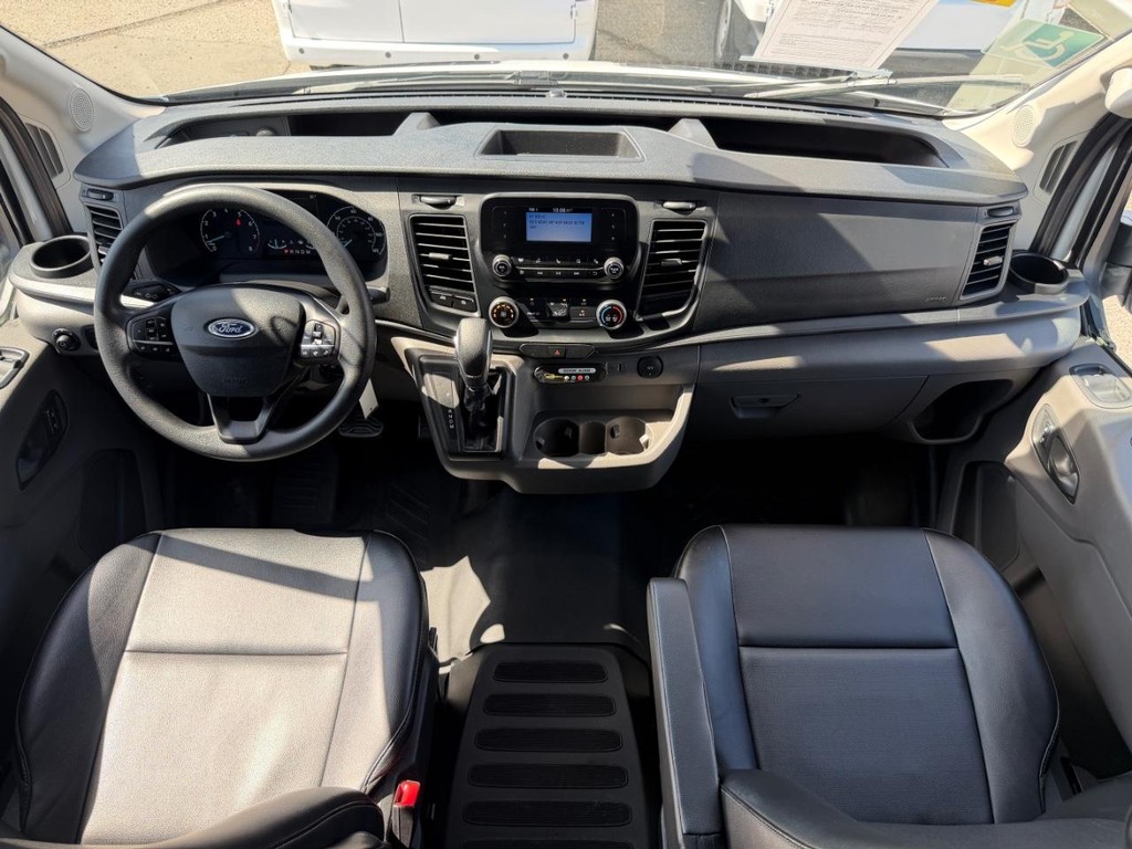 Ford Transit 350 Vehicle Full-screen Gallery Image 37