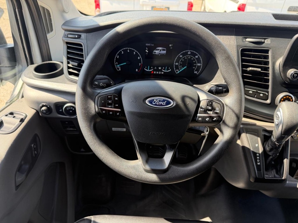 Ford Transit 350 Vehicle Full-screen Gallery Image 38