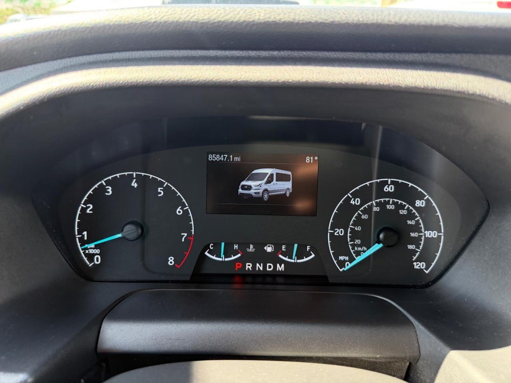 Ford Transit 350 Vehicle Full-screen Gallery Image 41