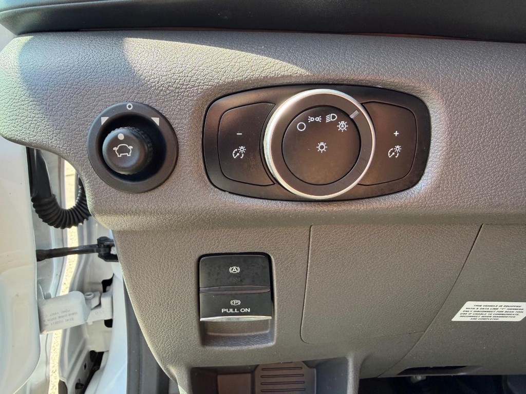 Ford Transit 350 Vehicle Full-screen Gallery Image 43