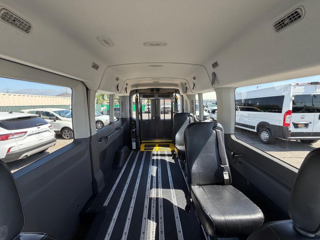 Ford Transit 350 Vehicle Full-screen Gallery Image 48