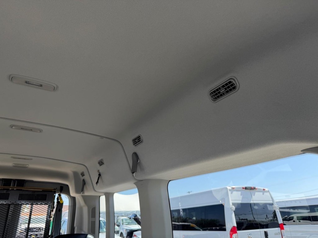 Ford Transit 350 Vehicle Full-screen Gallery Image 49