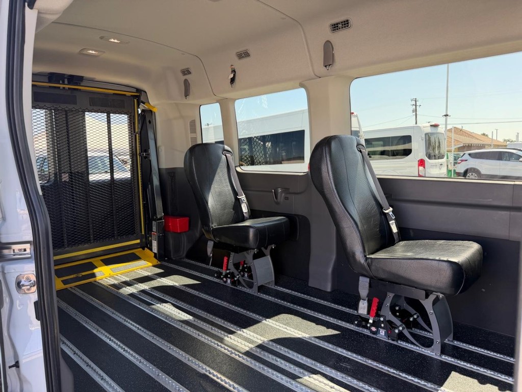 Ford Transit 350 Vehicle Full-screen Gallery Image 56