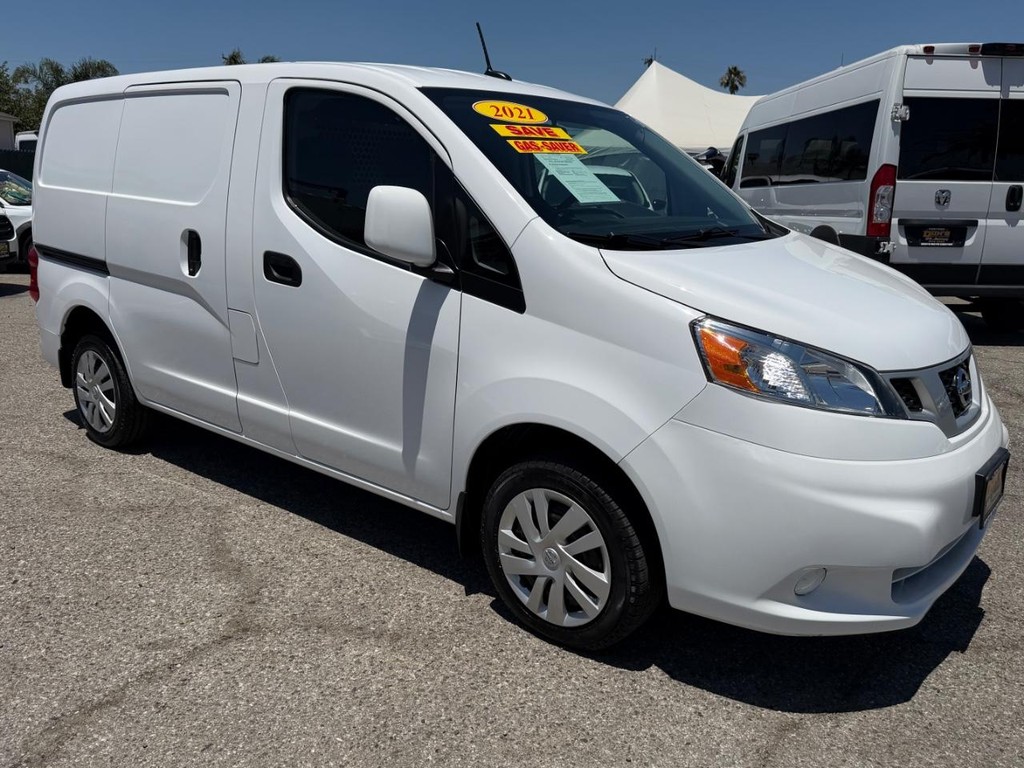 Nissan NV200 Vehicle Full-screen Gallery Image 04