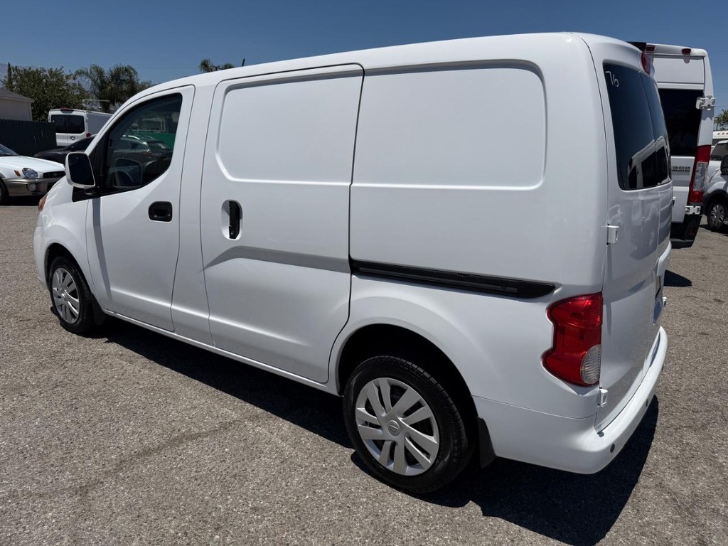 Nissan NV200 Vehicle Full-screen Gallery Image 10