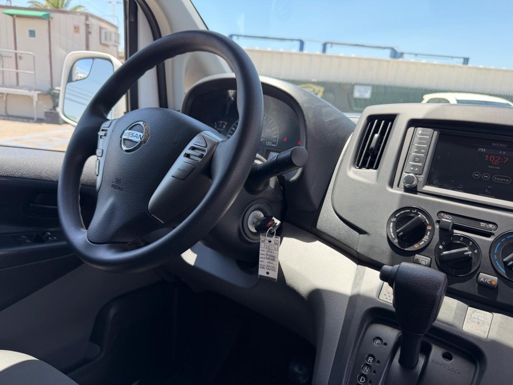 Nissan NV200 Vehicle Full-screen Gallery Image 30