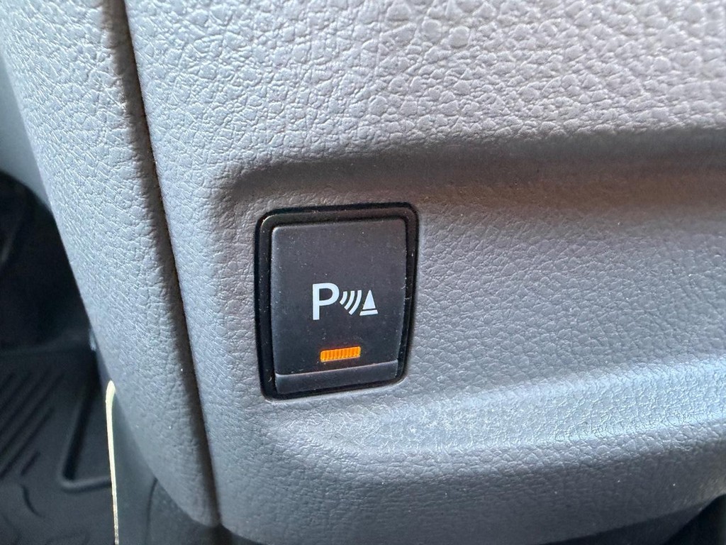 Nissan NV200 Vehicle Full-screen Gallery Image 41