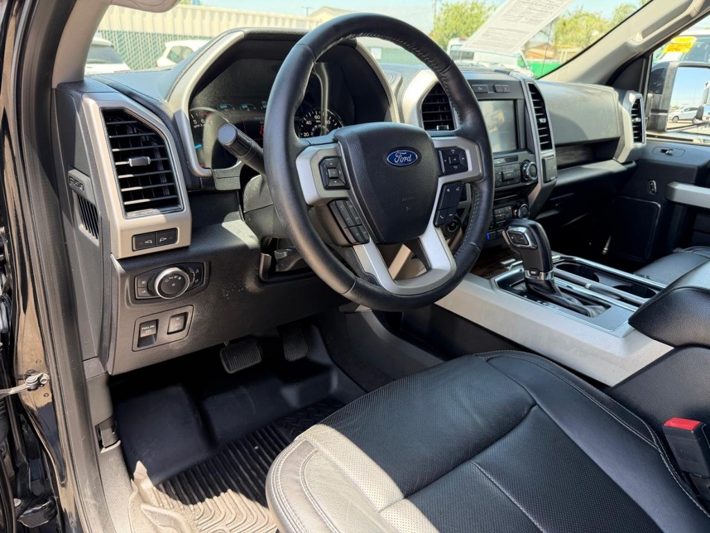 Ford F-150 Vehicle Full-screen Gallery Image 16