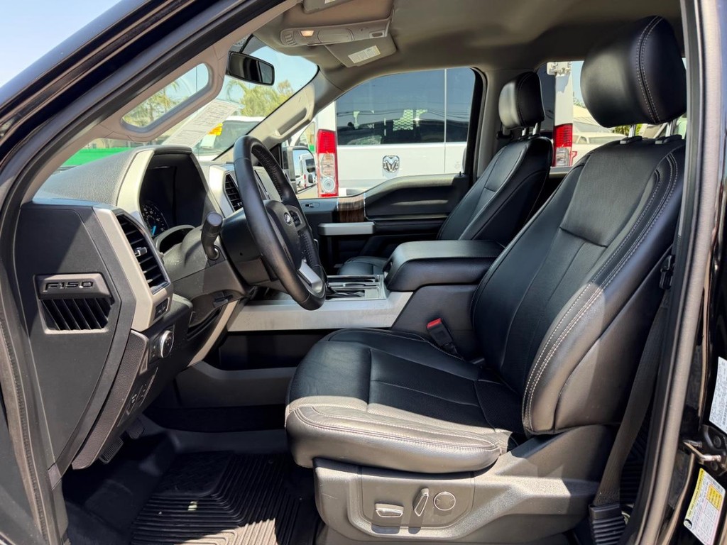 Ford F-150 Vehicle Full-screen Gallery Image 17