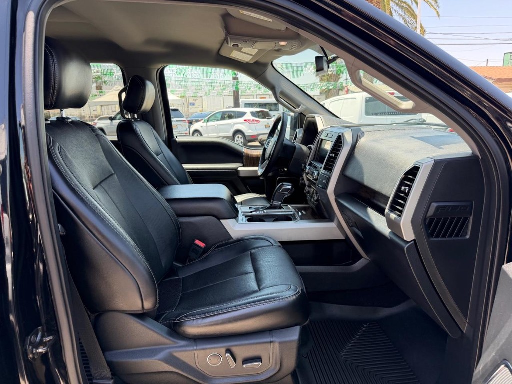 Ford F-150 Vehicle Full-screen Gallery Image 21