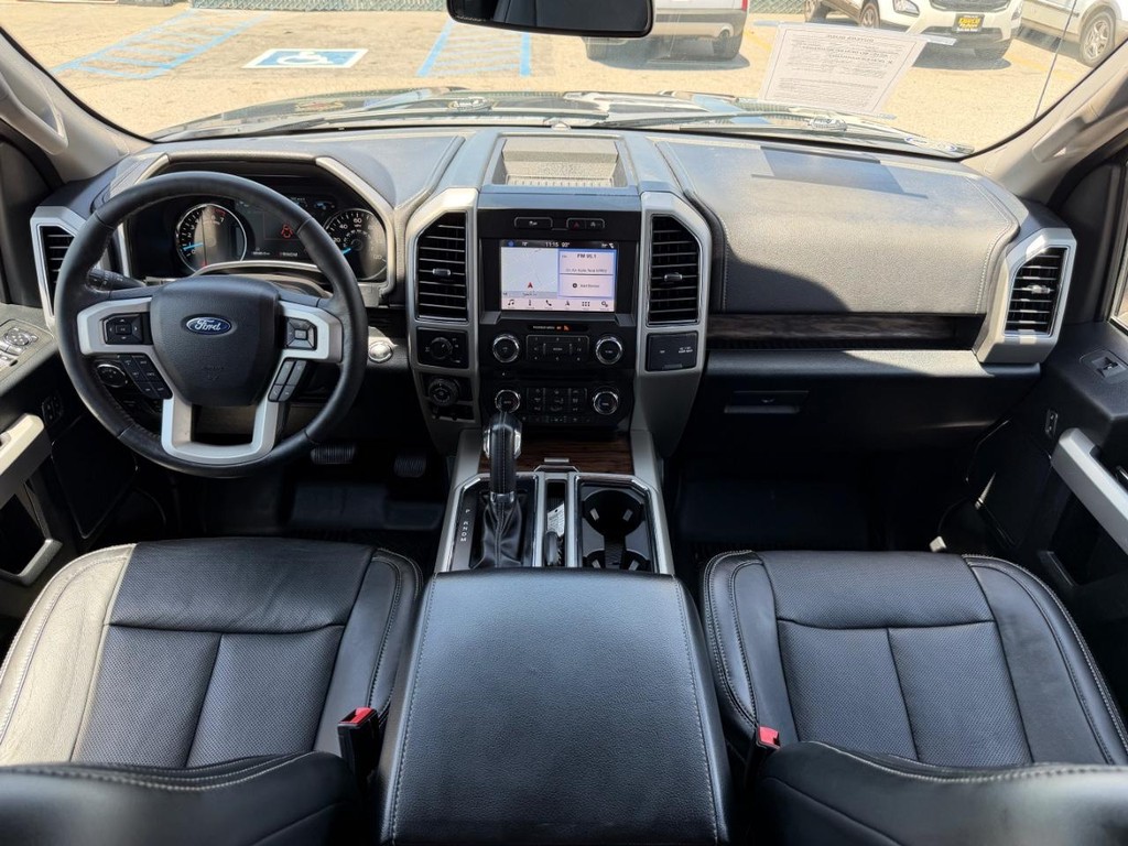 Ford F-150 Vehicle Full-screen Gallery Image 23