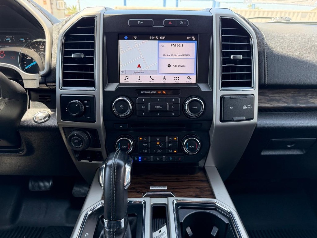Ford F-150 Vehicle Full-screen Gallery Image 25