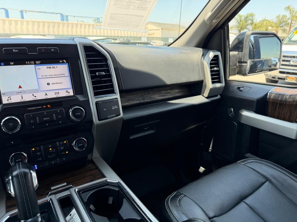 Ford F-150 Vehicle Full-screen Gallery Image 26