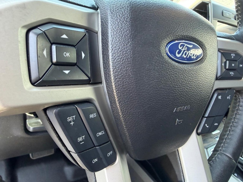 Ford F-150 Vehicle Full-screen Gallery Image 28