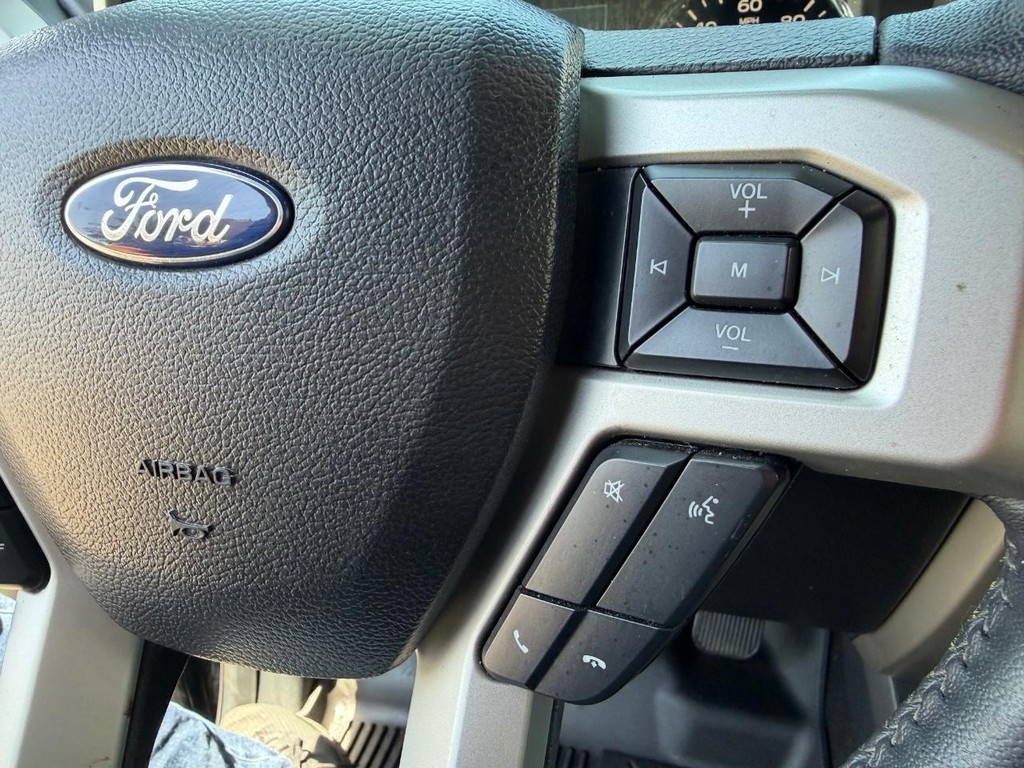 Ford F-150 Vehicle Full-screen Gallery Image 29