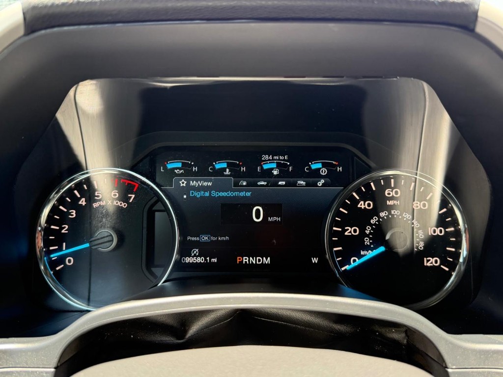 Ford F-150 Vehicle Full-screen Gallery Image 30