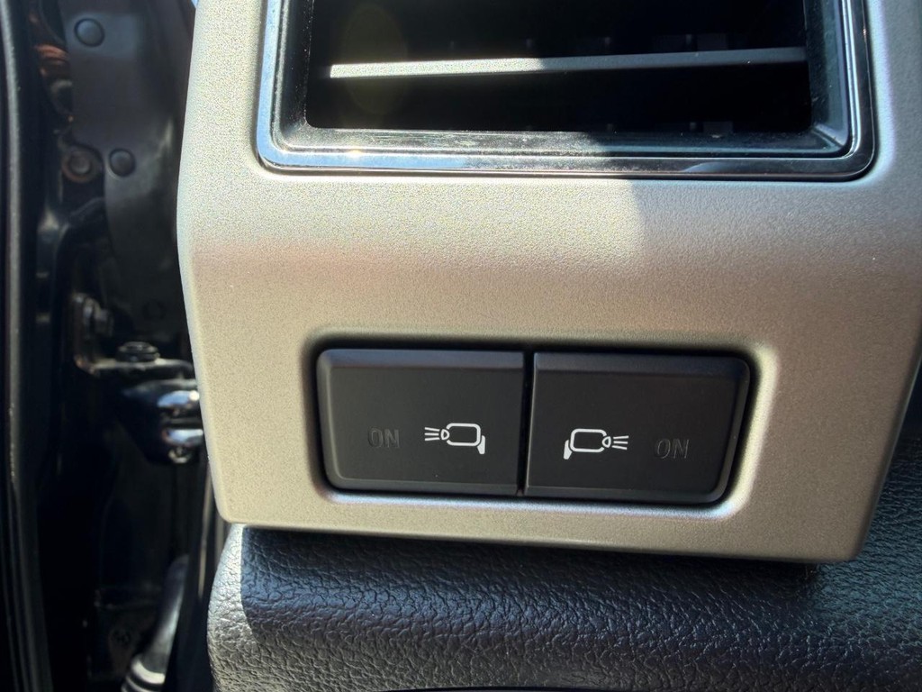 Ford F-150 Vehicle Full-screen Gallery Image 32