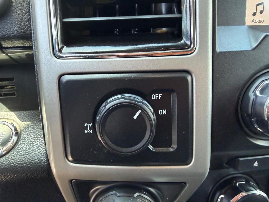 Ford F-150 Vehicle Full-screen Gallery Image 36