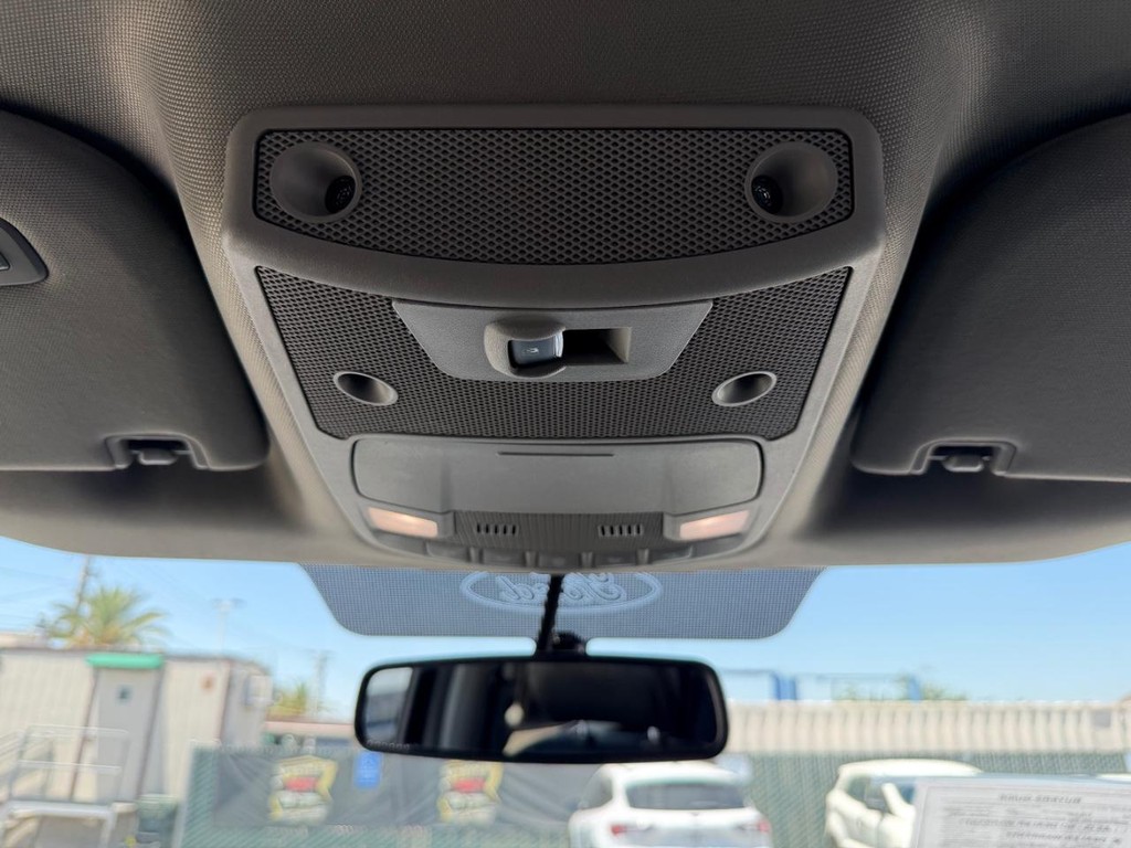 Ford F-150 Vehicle Full-screen Gallery Image 39