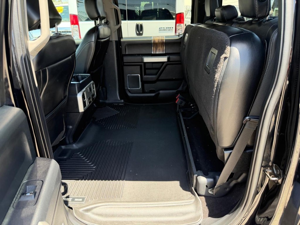 Ford F-150 Vehicle Full-screen Gallery Image 45