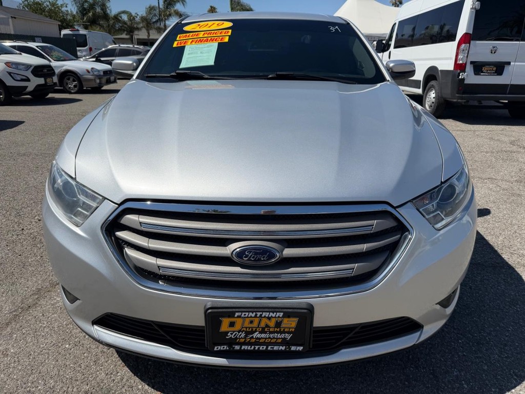 Ford Taurus Vehicle Full-screen Gallery Image 14
