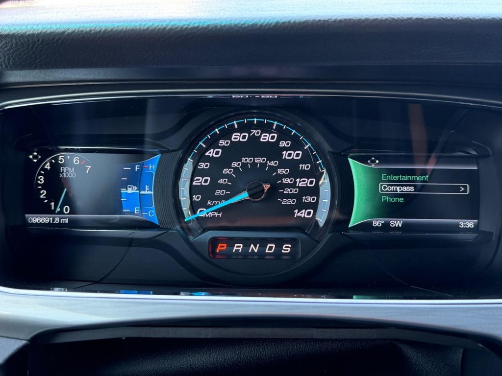 Ford Taurus Vehicle Full-screen Gallery Image 31