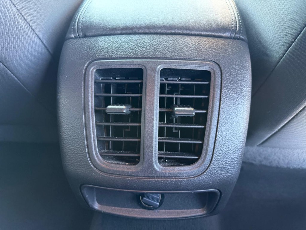 Ford Taurus Vehicle Full-screen Gallery Image 36