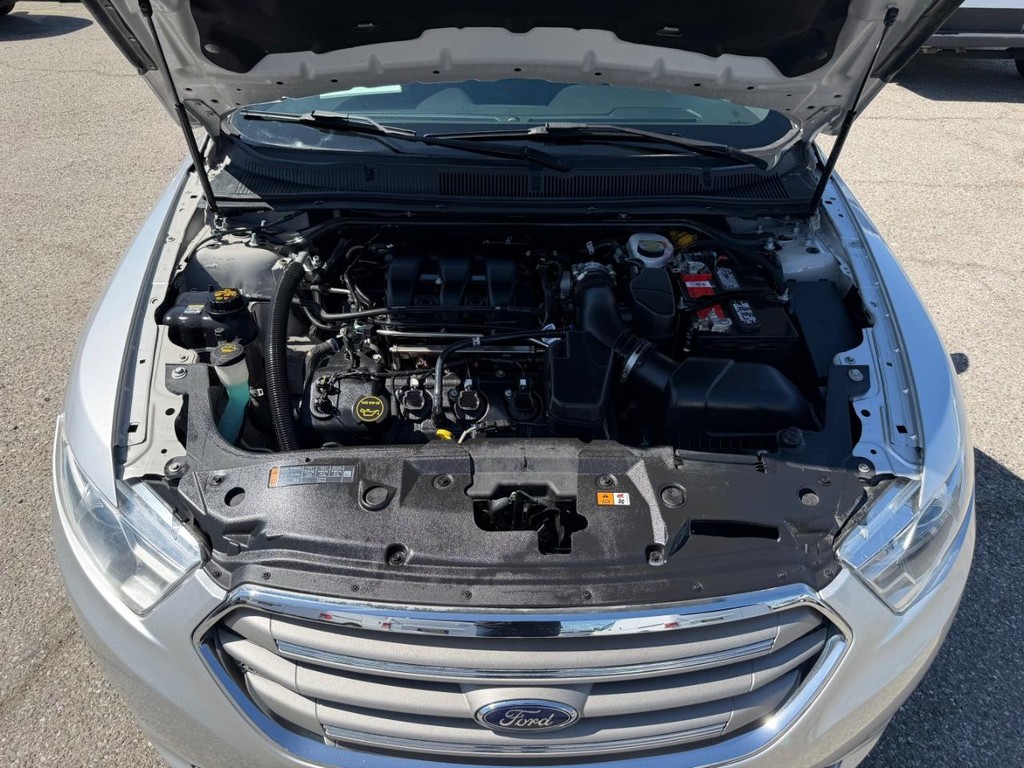 Ford Taurus Vehicle Full-screen Gallery Image 44