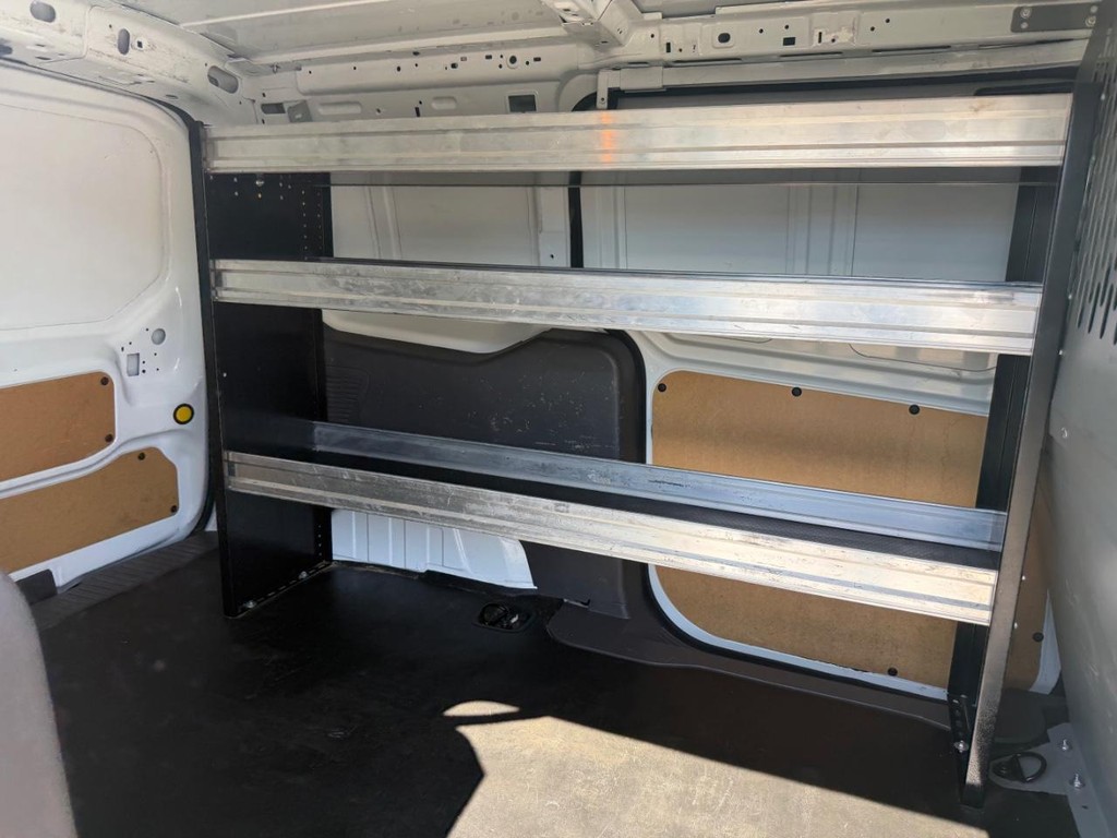Ford Transit Connect Vehicle Full-screen Gallery Image 21