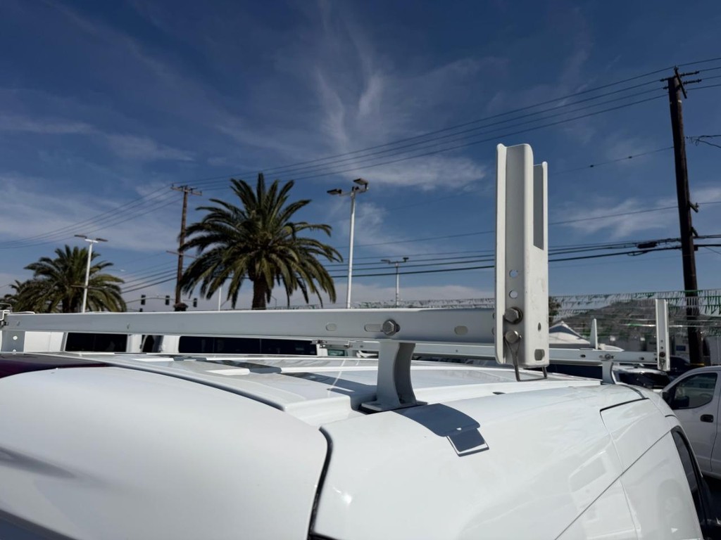 Ford Transit Connect Vehicle Full-screen Gallery Image 24