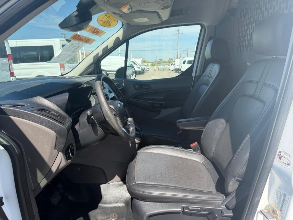 Ford Transit Connect Vehicle Full-screen Gallery Image 27
