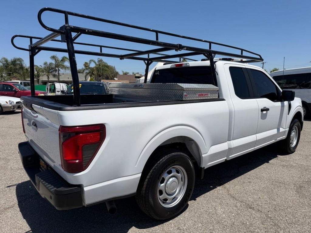 Ford F-150 Vehicle Full-screen Gallery Image 06