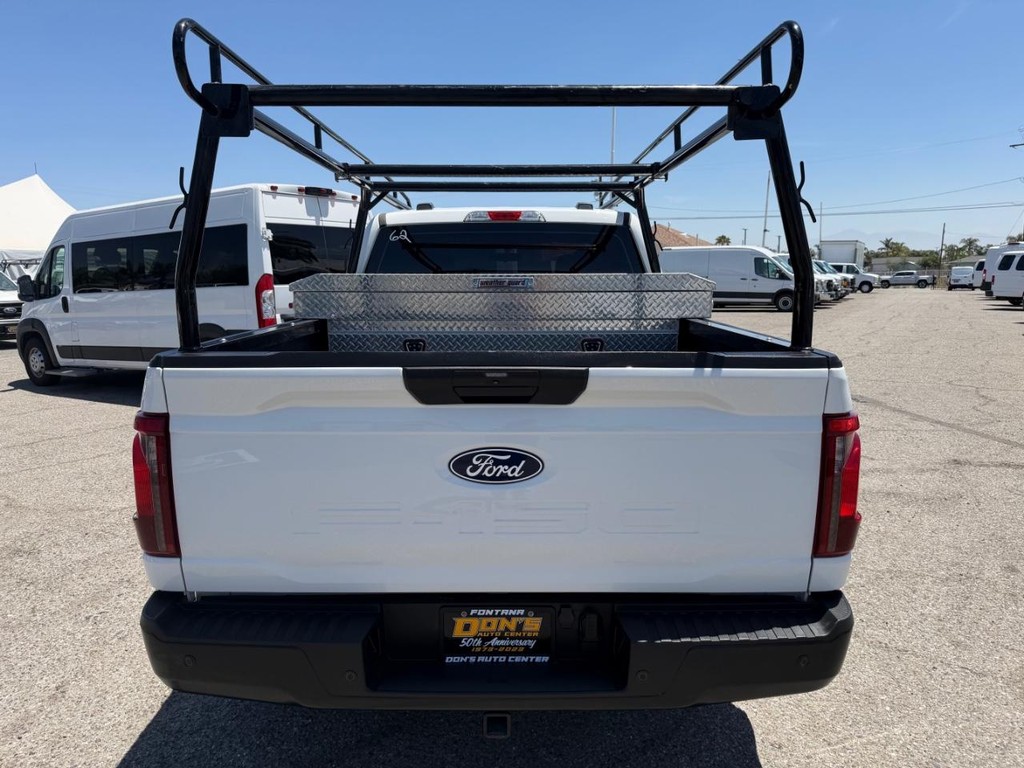 Ford F-150 Vehicle Full-screen Gallery Image 08