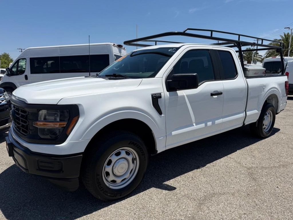 Ford F-150 Vehicle Full-screen Gallery Image 12