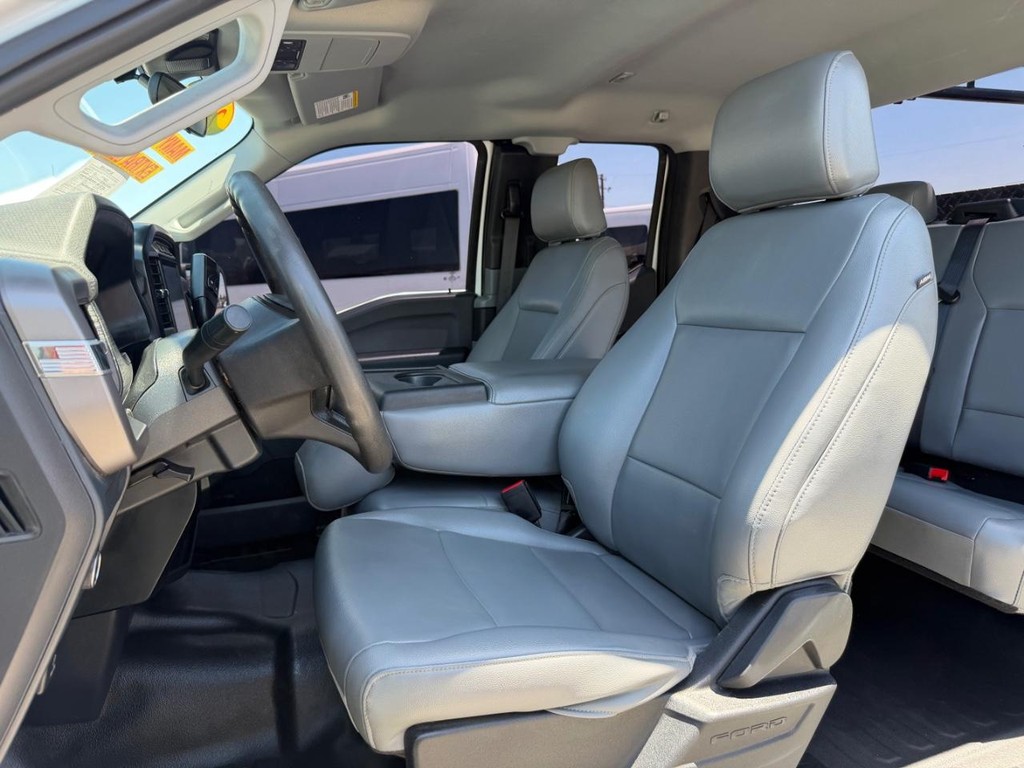 Ford F-150 Vehicle Full-screen Gallery Image 18