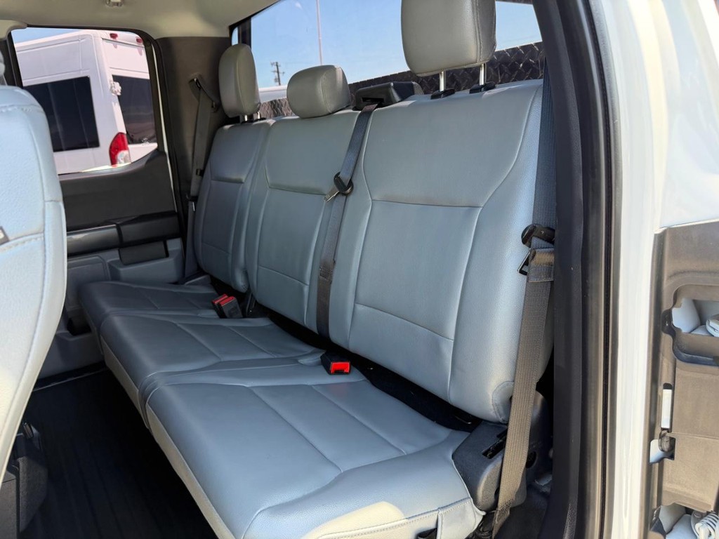 Ford F-150 Vehicle Full-screen Gallery Image 20
