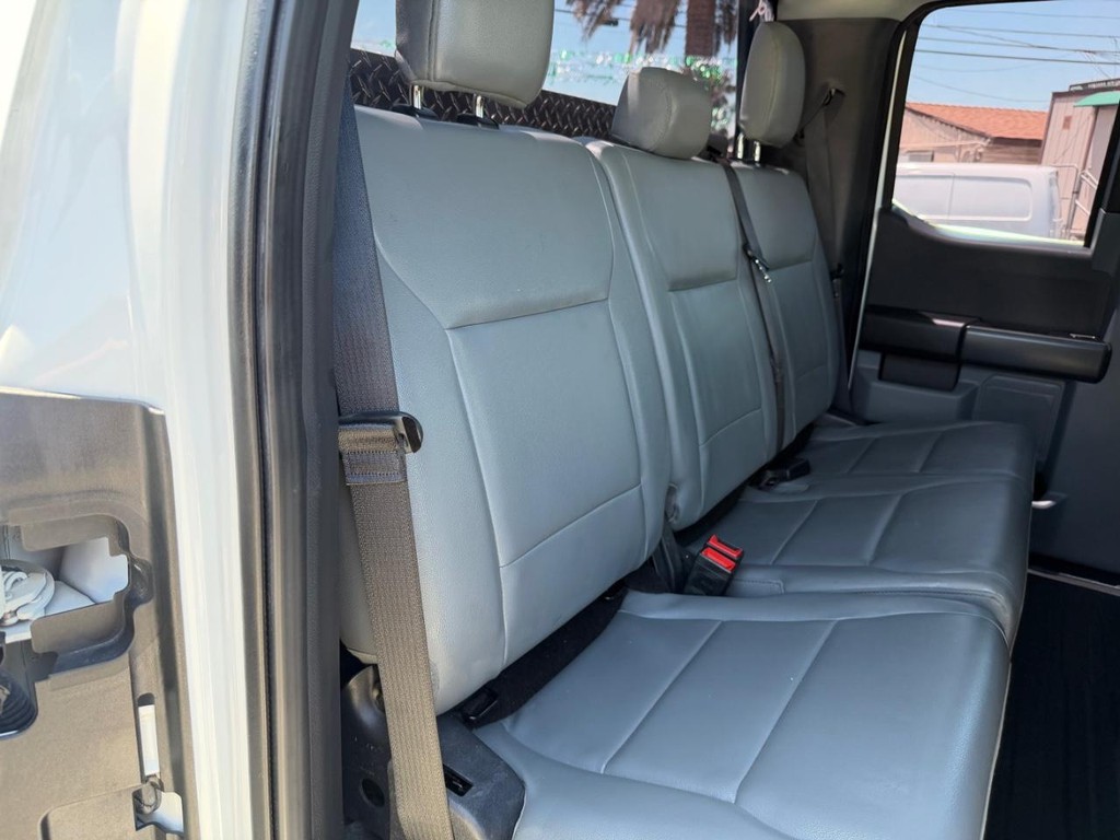 Ford F-150 Vehicle Full-screen Gallery Image 27