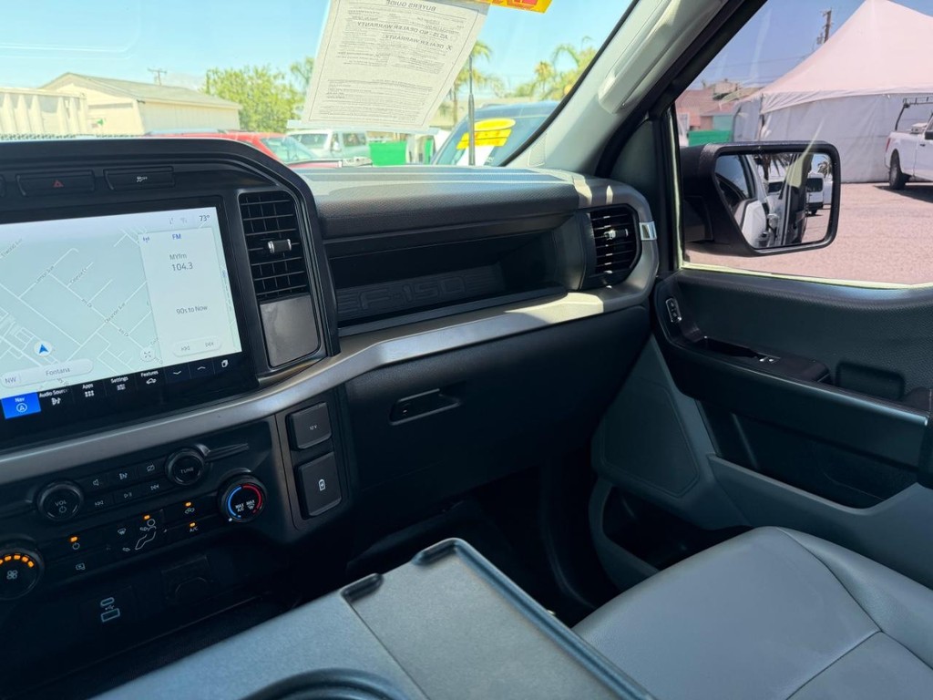 Ford F-150 Vehicle Full-screen Gallery Image 32