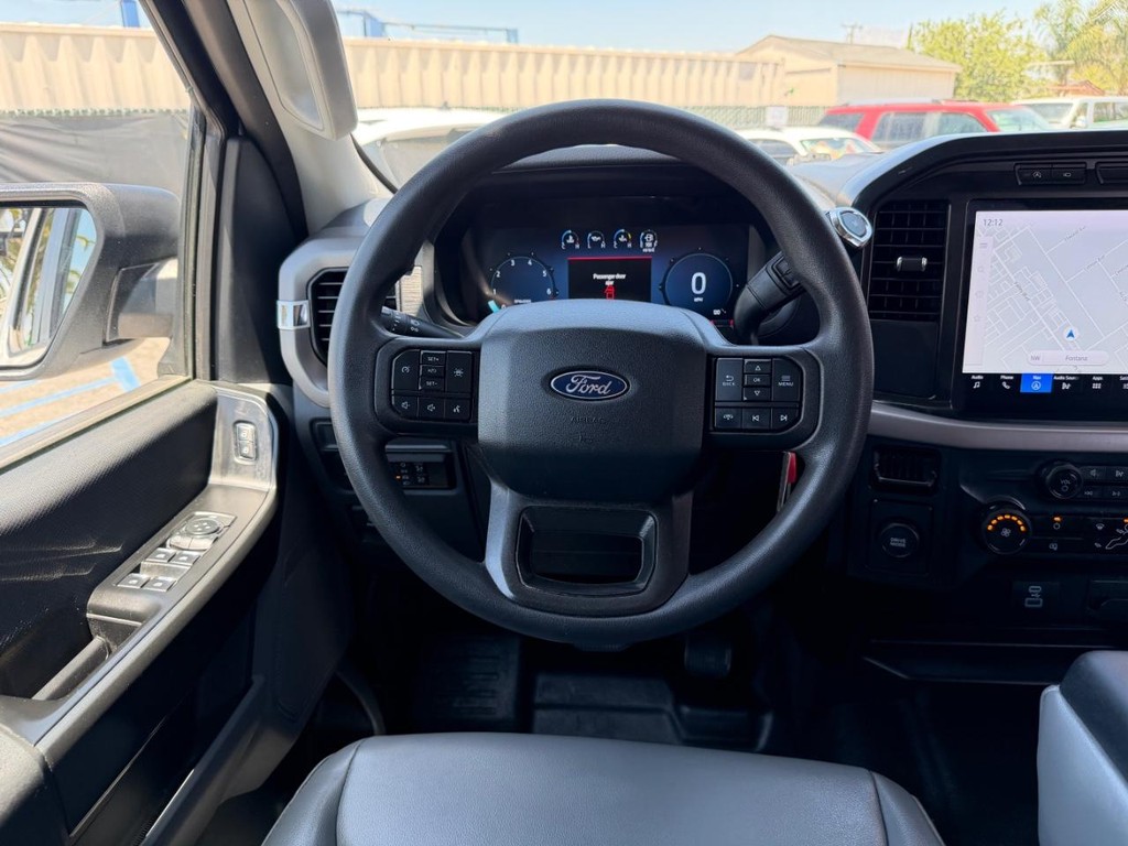 Ford F-150 Vehicle Full-screen Gallery Image 33