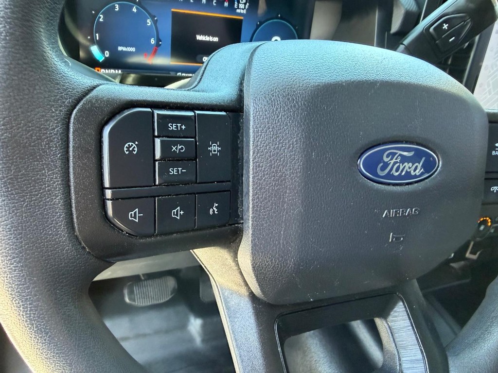 Ford F-150 Vehicle Full-screen Gallery Image 34