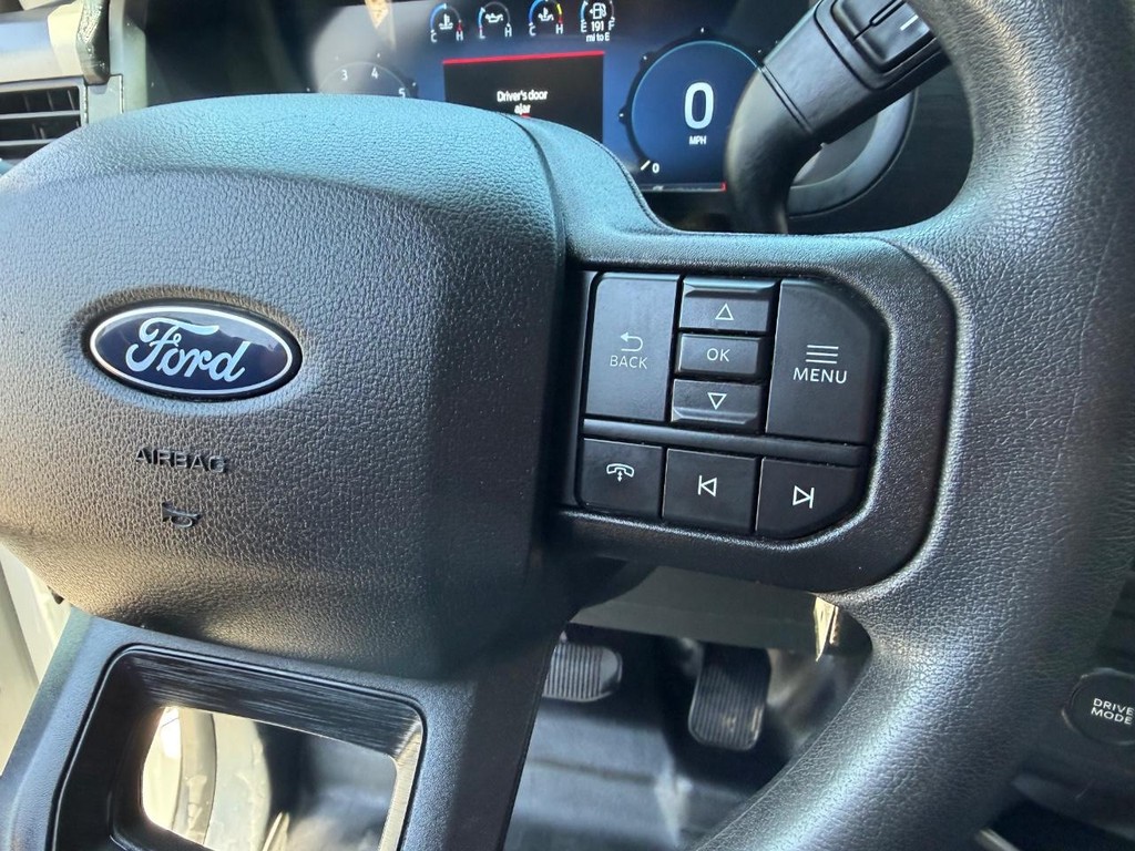 Ford F-150 Vehicle Full-screen Gallery Image 35