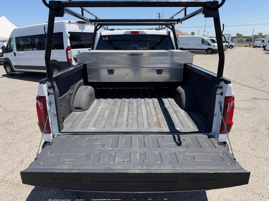 Ford F-150 Vehicle Full-screen Gallery Image 43