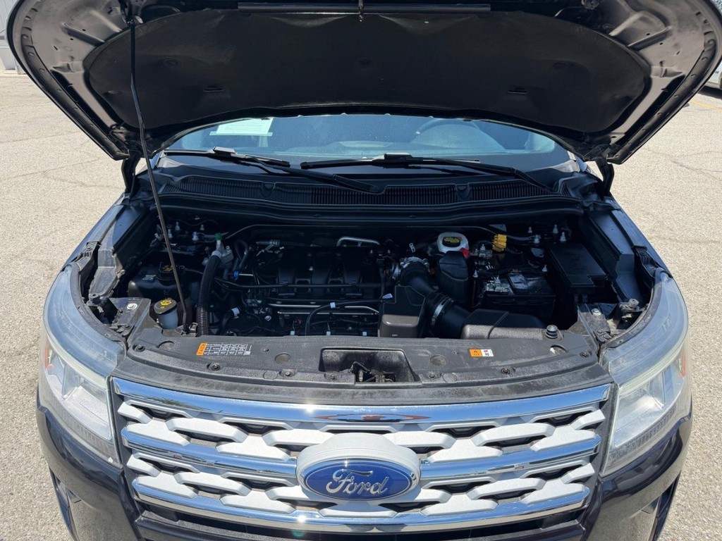 Ford Explorer Vehicle Full-screen Gallery Image 46