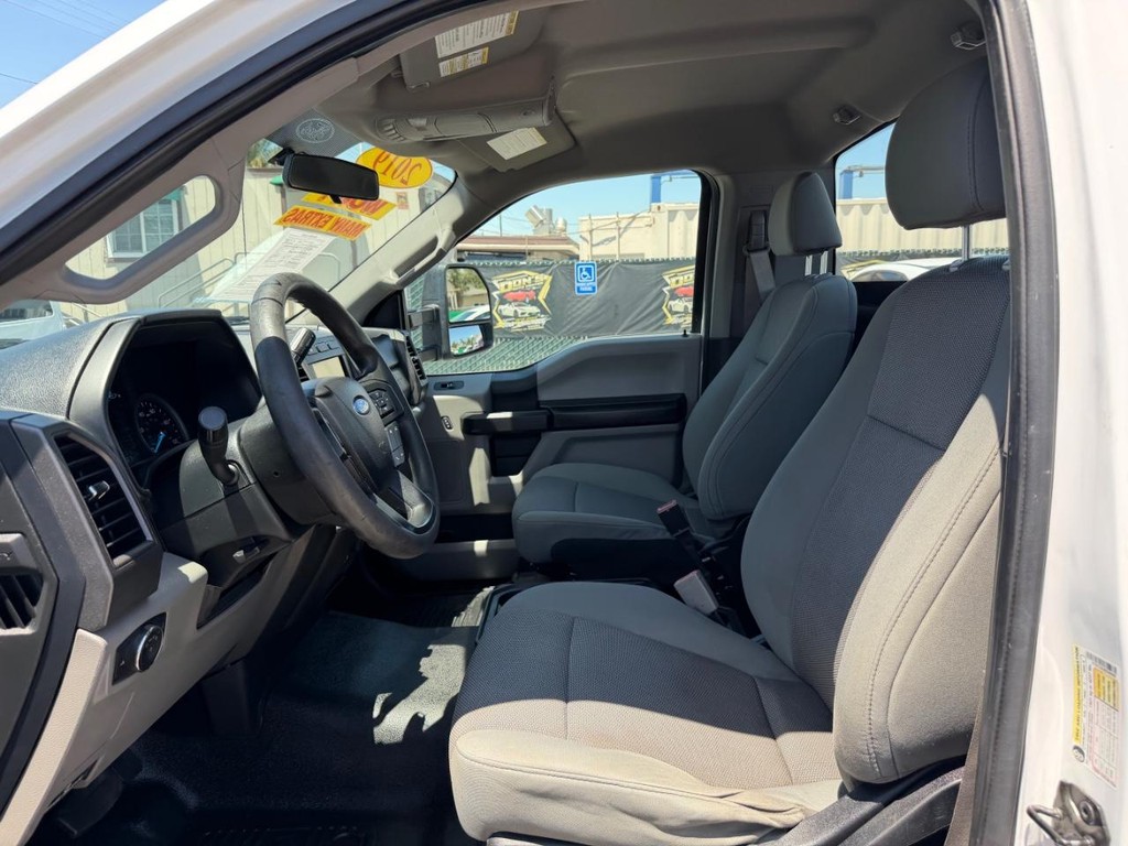 Ford F-250 Vehicle Full-screen Gallery Image 16