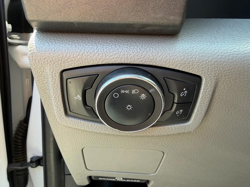 Ford F-250 Vehicle Full-screen Gallery Image 26