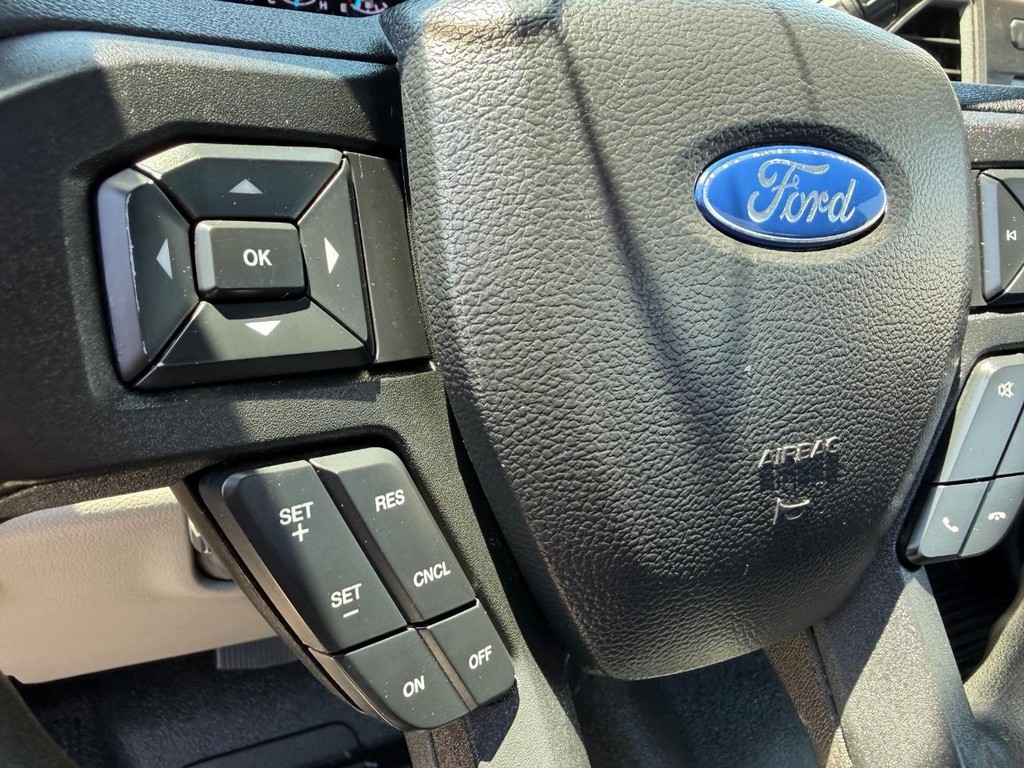 Ford F-250 Vehicle Full-screen Gallery Image 27