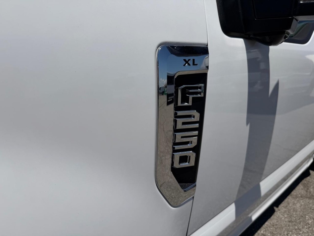 Ford F-250 Vehicle Full-screen Gallery Image 33