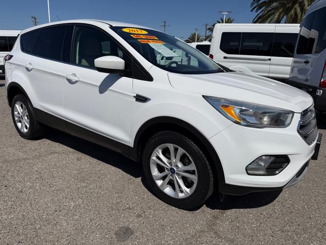 Ford Escape Vehicle Full-screen Gallery Image 06