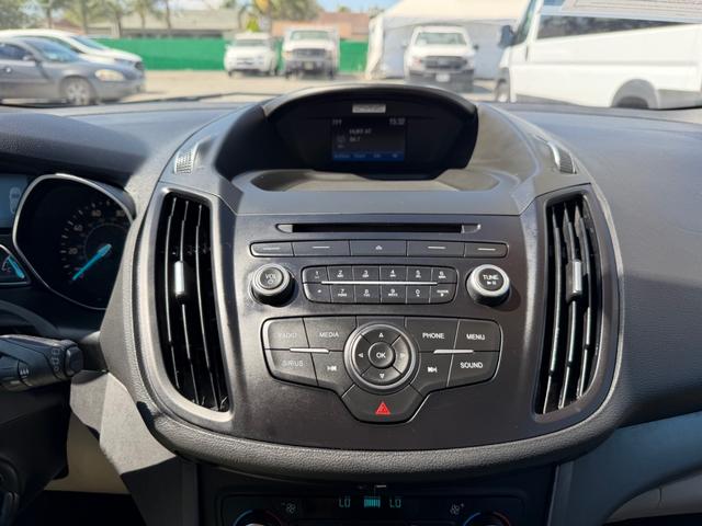 Ford Escape Vehicle Full-screen Gallery Image 30