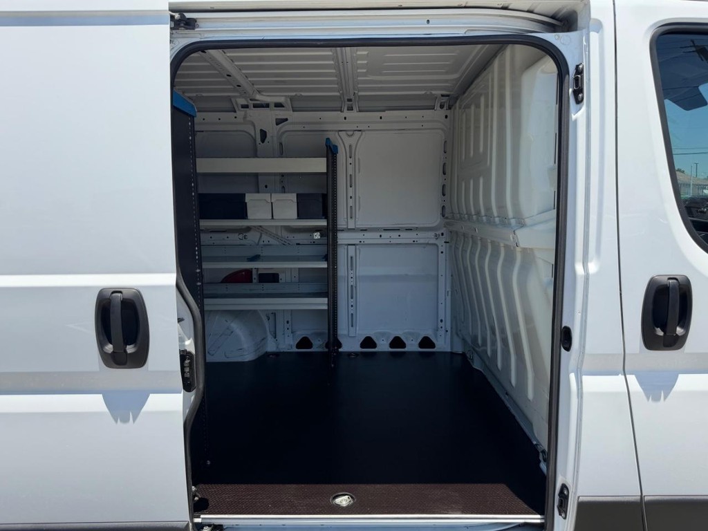 Ram ProMaster Vehicle Full-screen Gallery Image 19